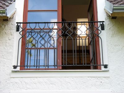 kované zábradlí francouzského okna (Pyšely)
