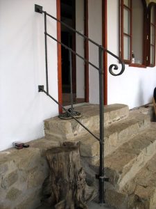 kované probíjené schodišťové zábradlí (Pyšely)