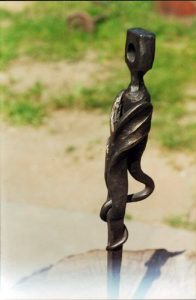 detail rukojeti krbového nářadí