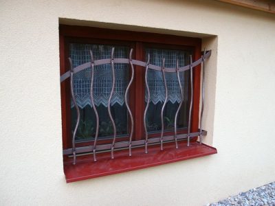 okenní mříž (Hradištko)